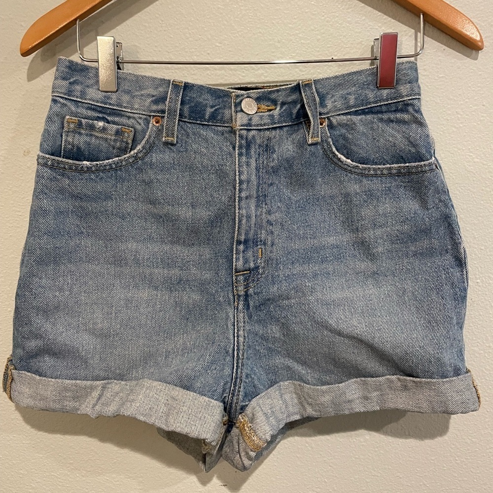 BDG Urban Outfitters Mom High Rise Jean Shorts. Size 27